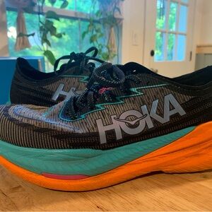 HOKA Mach X2